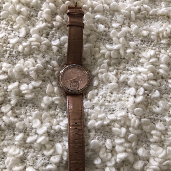 Michael Kors leather watch - Picture 2 of 2